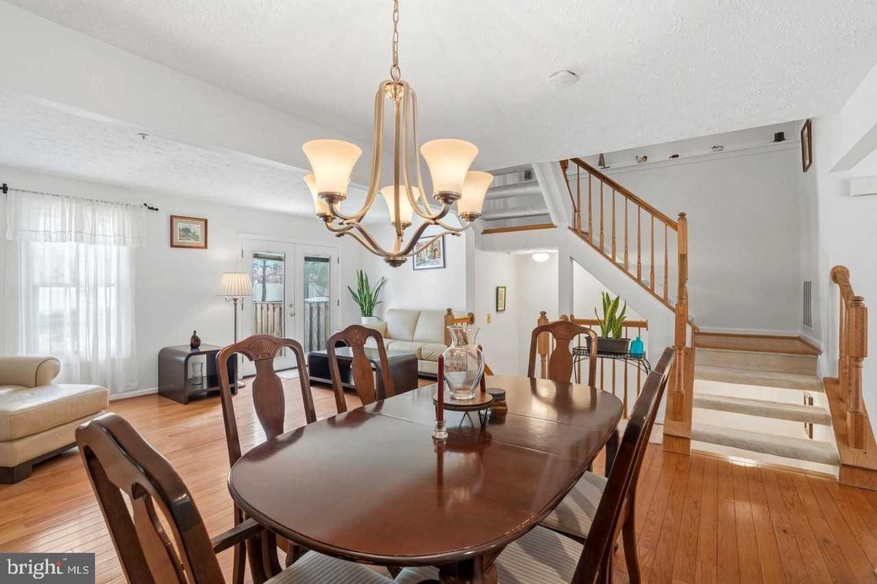 8016 Brightlight Pl - Photo 6 of 35