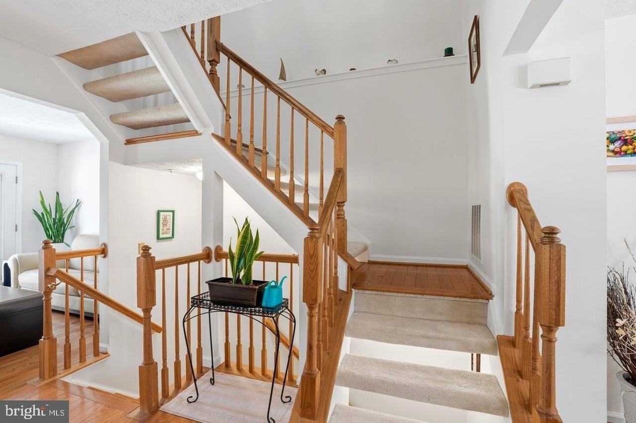 8016 Brightlight Pl - Photo 7 of 35