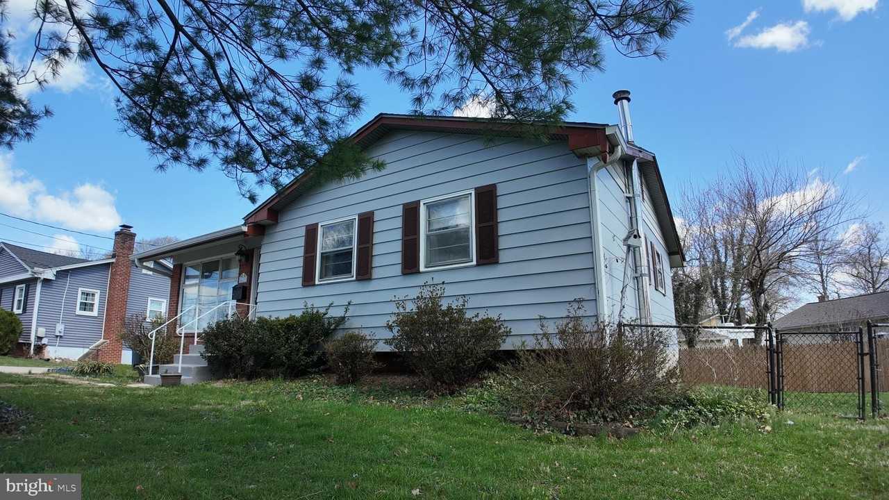 4419 Renn St - Photo 2 of 36