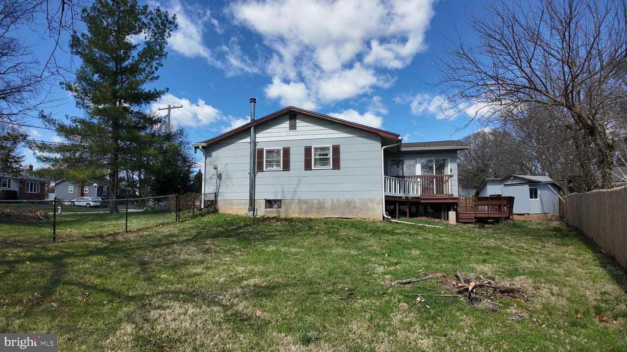 4419 Renn St - Photo 3 of 36