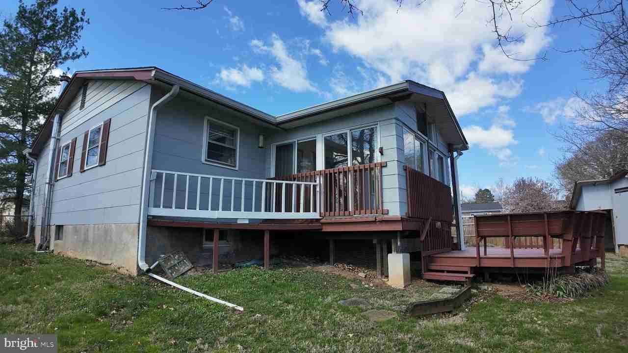 4419 Renn St - Photo 4 of 36