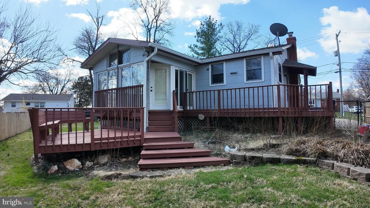 4419 Renn St - Photo 6 of 36