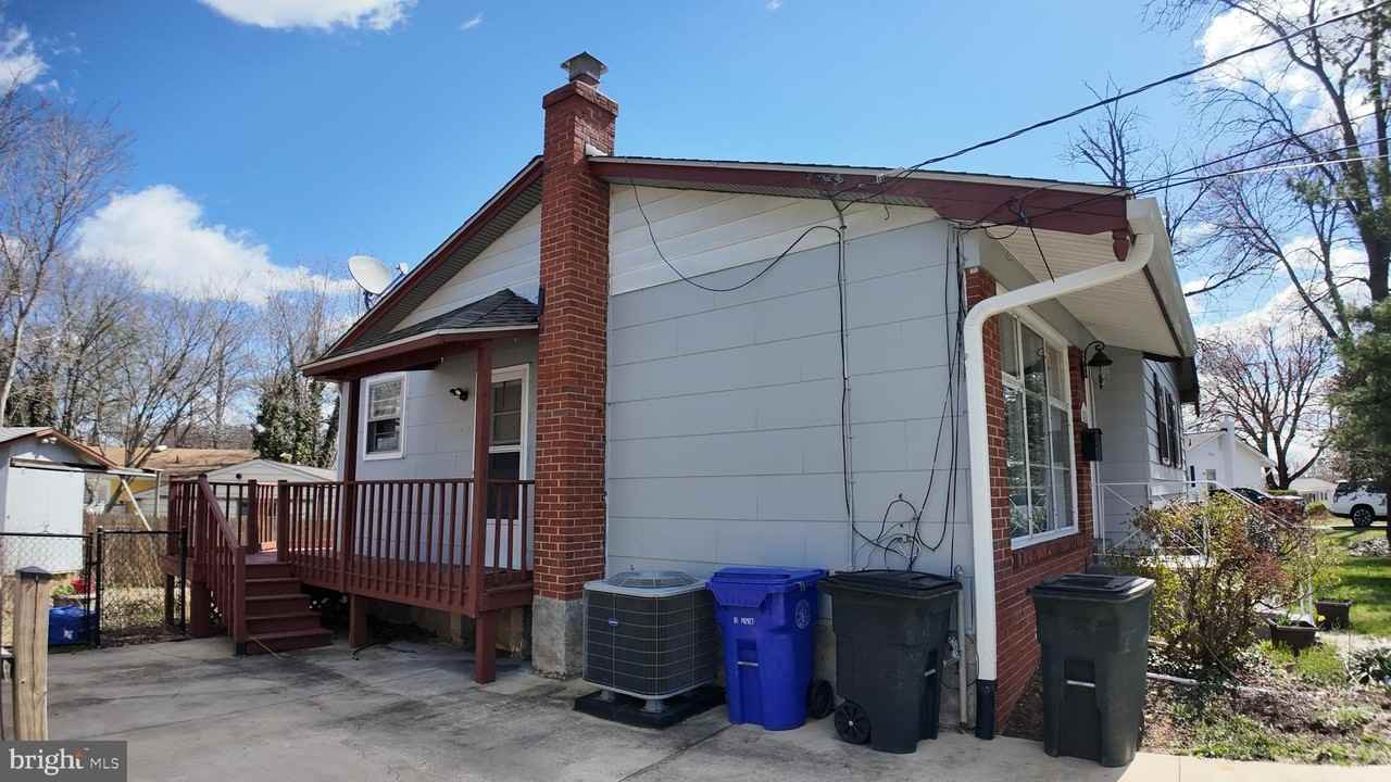 4419 Renn St - Photo 7 of 36