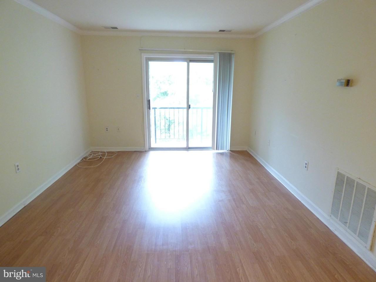 8205 Whispering Oaks Way #303 - Photo 4 of 12