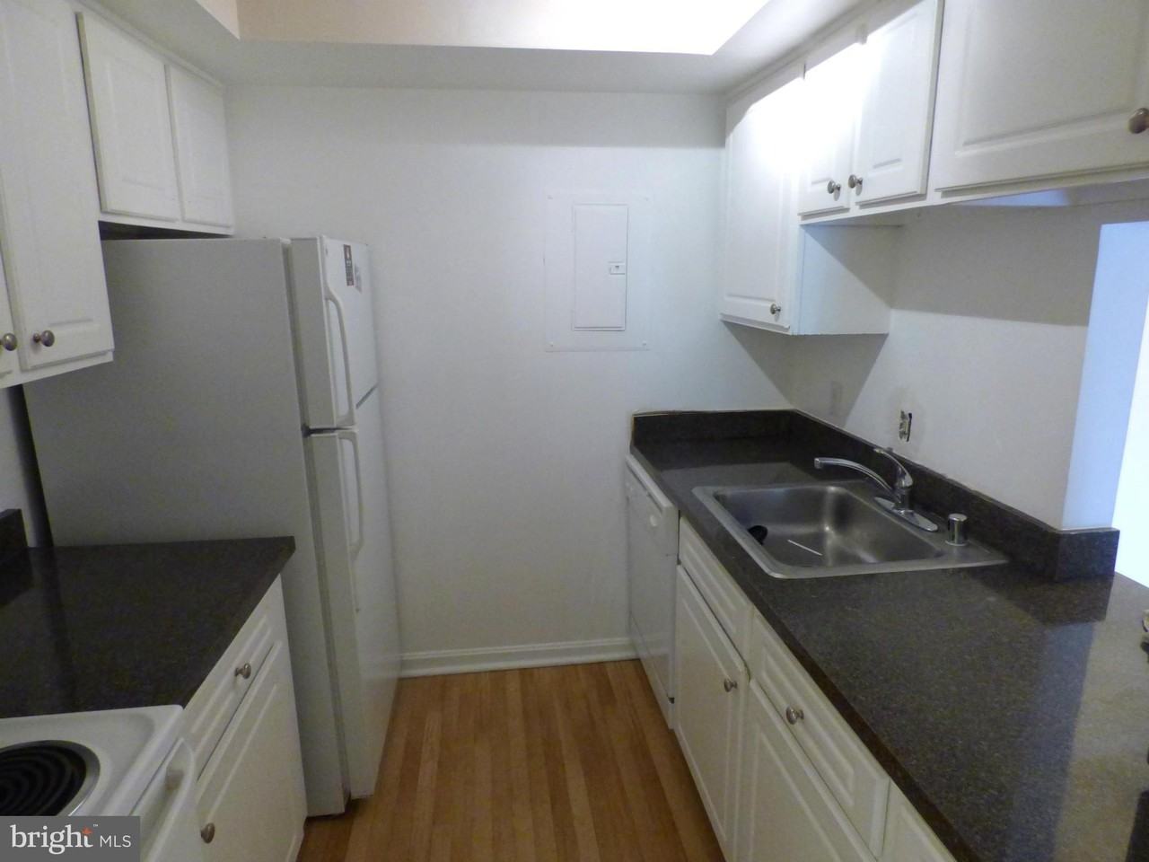 8205 Whispering Oaks Way #303 - Photo 6 of 12