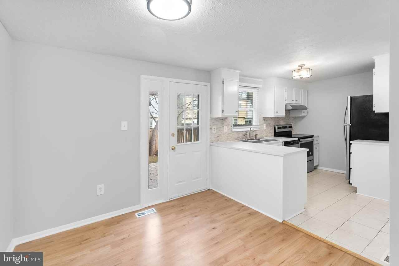 7802 Epsilon Dr - Photo 7 of 17