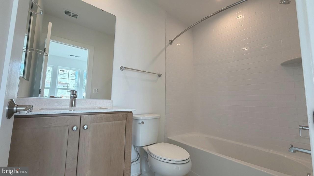 2106 Henson Norris St - Photo 4 of 20