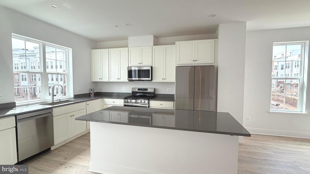 2106 Henson Norris St - Photo 7 of 20