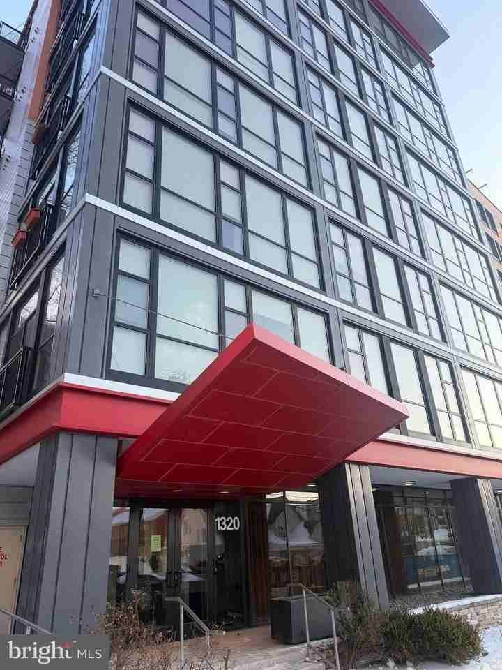 1320 Fenwick Ln #700