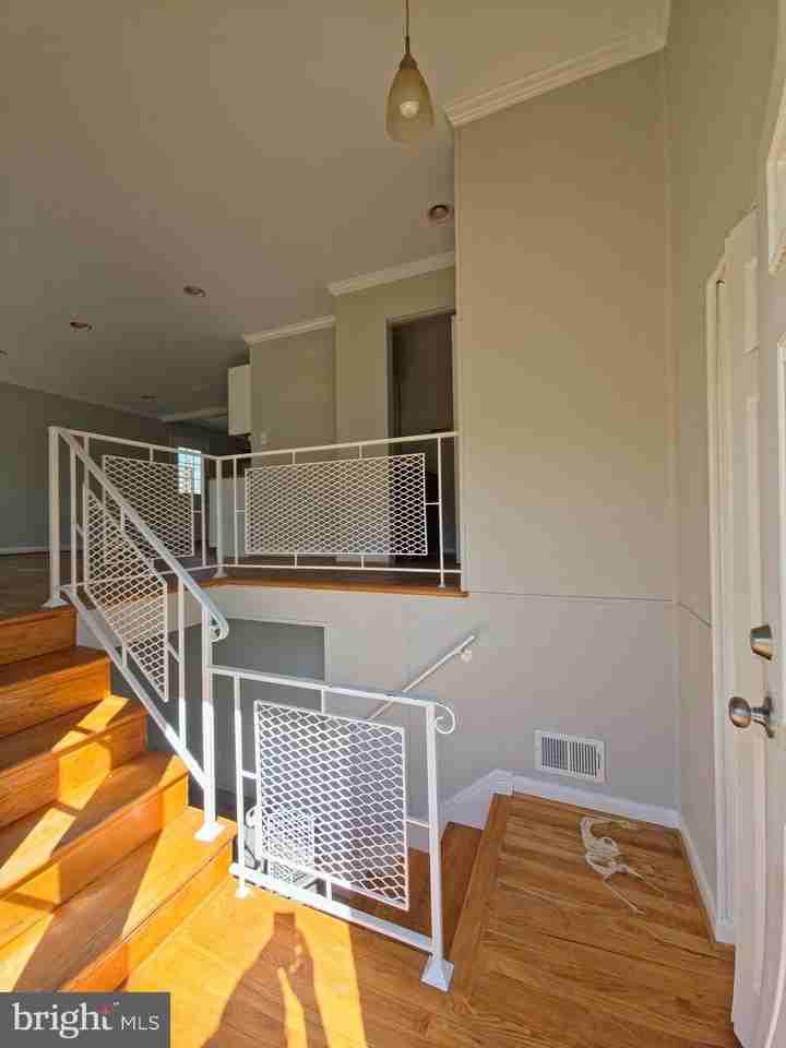 12111 Portree Dr - Photo 4 of 28