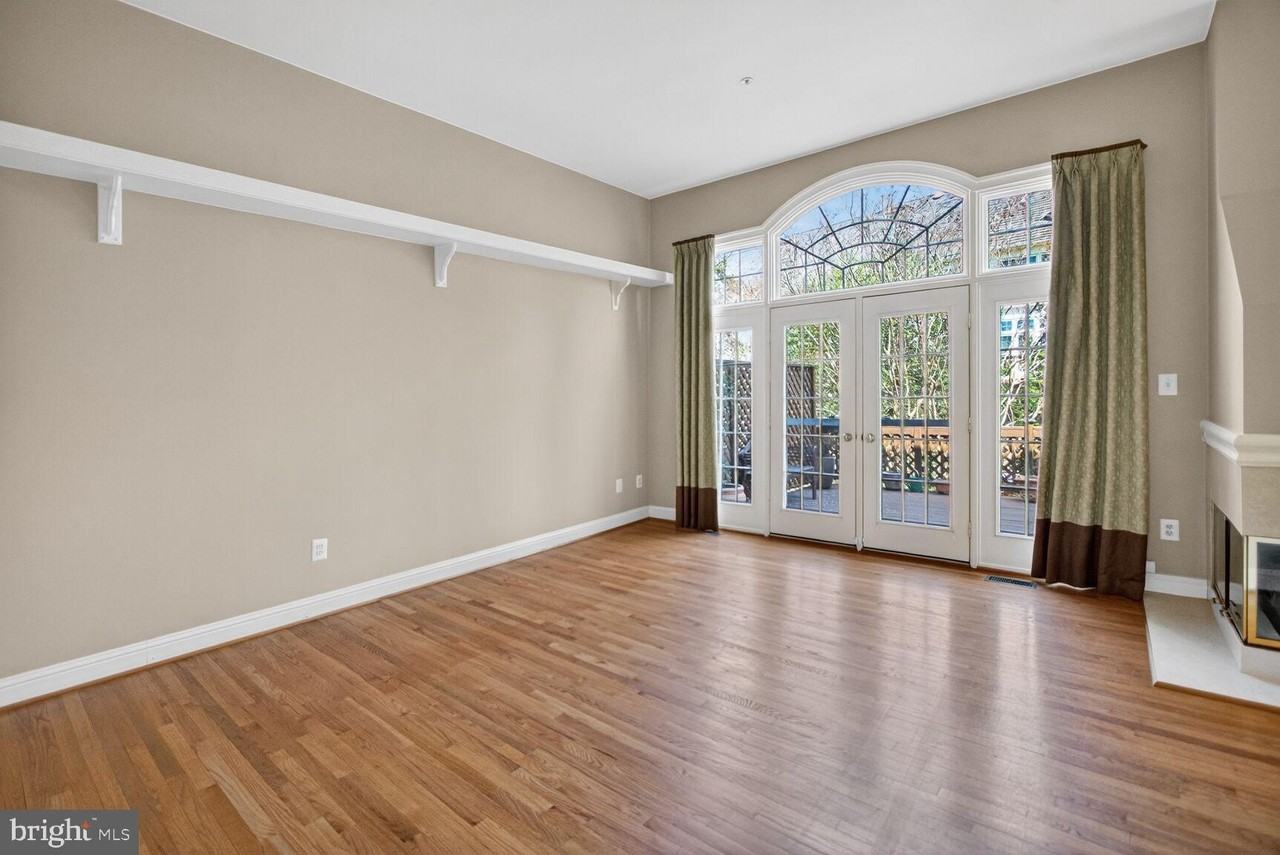 7907 Turncrest Dr - Photo 7 of 25