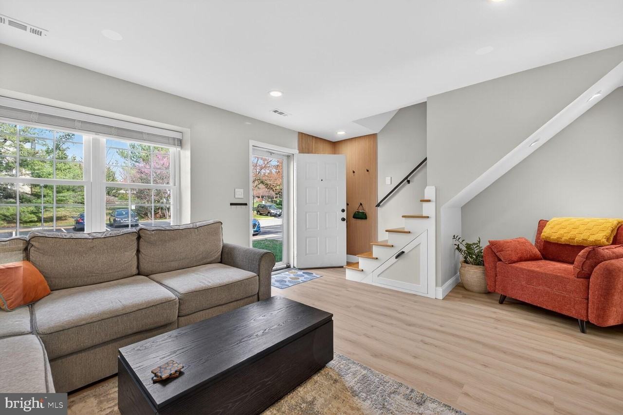 15745 Ambiance Dr - Photo 4 of 19