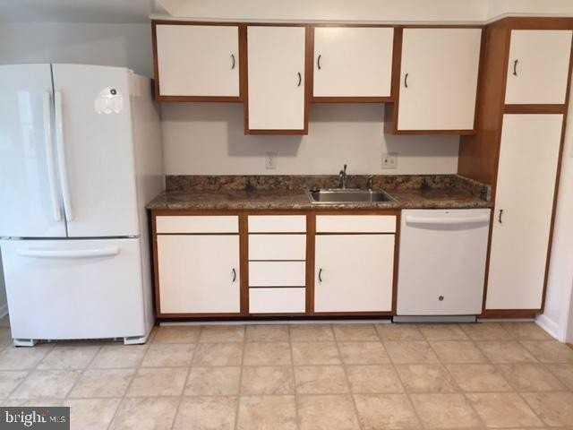 9301 Kirkdale Rd - Photo 3 of 16