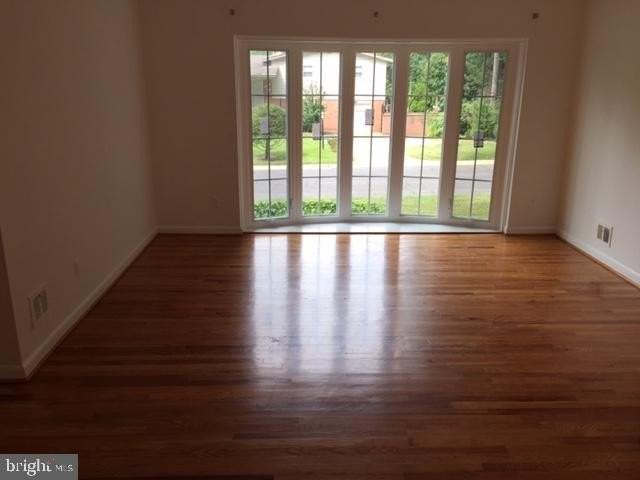 9301 Kirkdale Rd - Photo 6 of 16