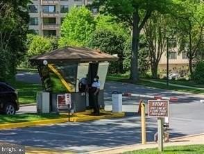 5225 Pooks Hill Rd Apt 1211s - Photo 2 of 32