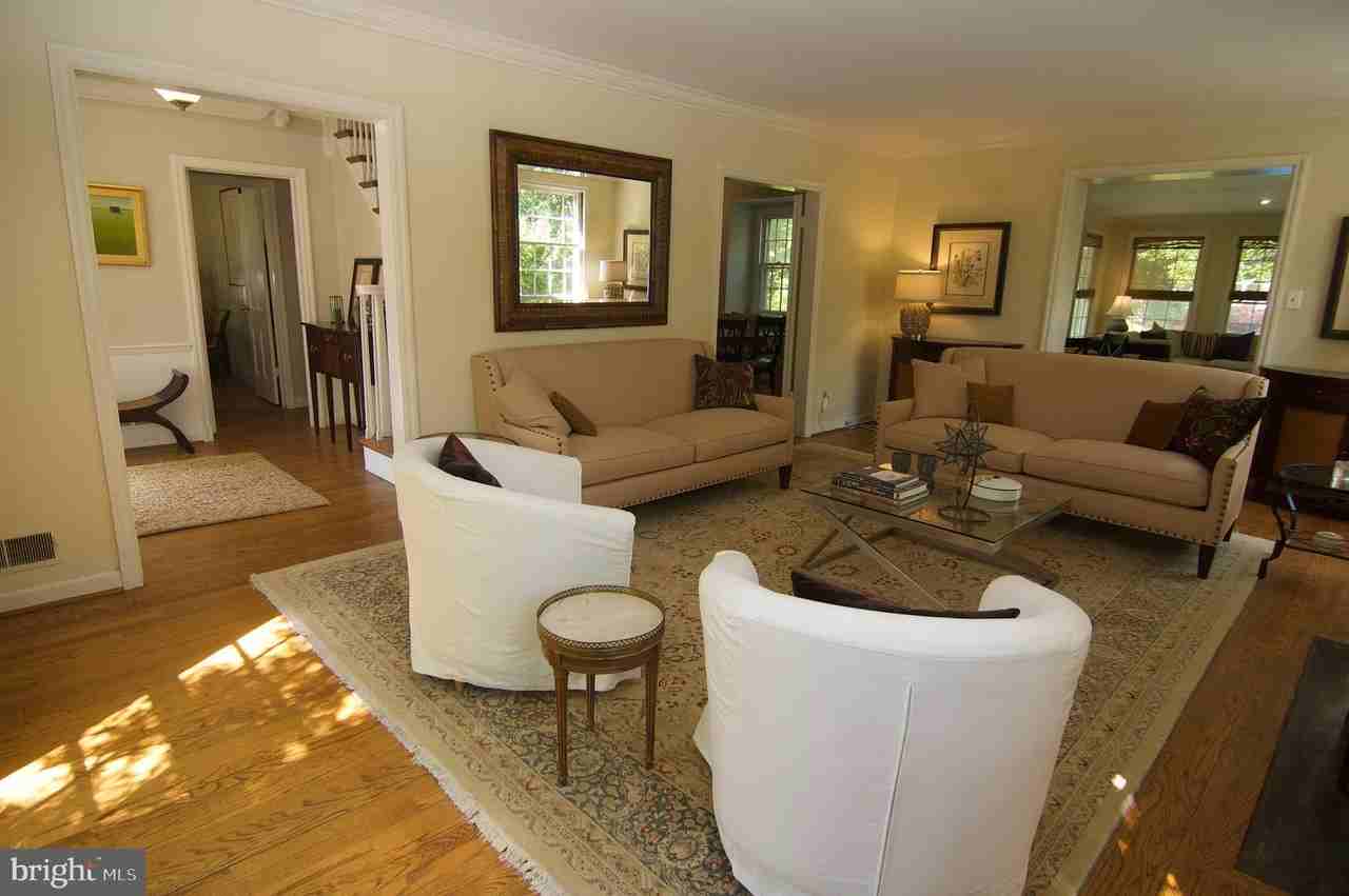 3803 Leland St - Photo 5 of 43