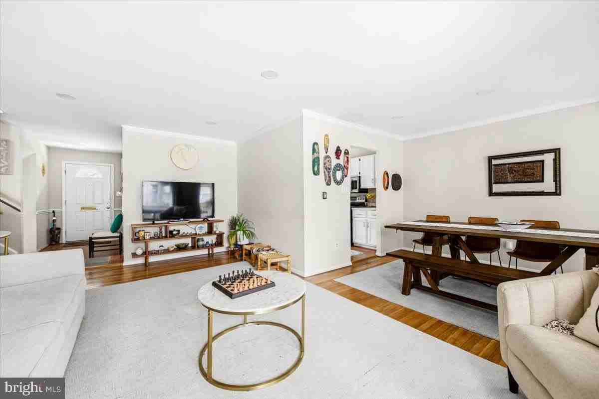 903 Leverton Rd - Photo 3 of 37