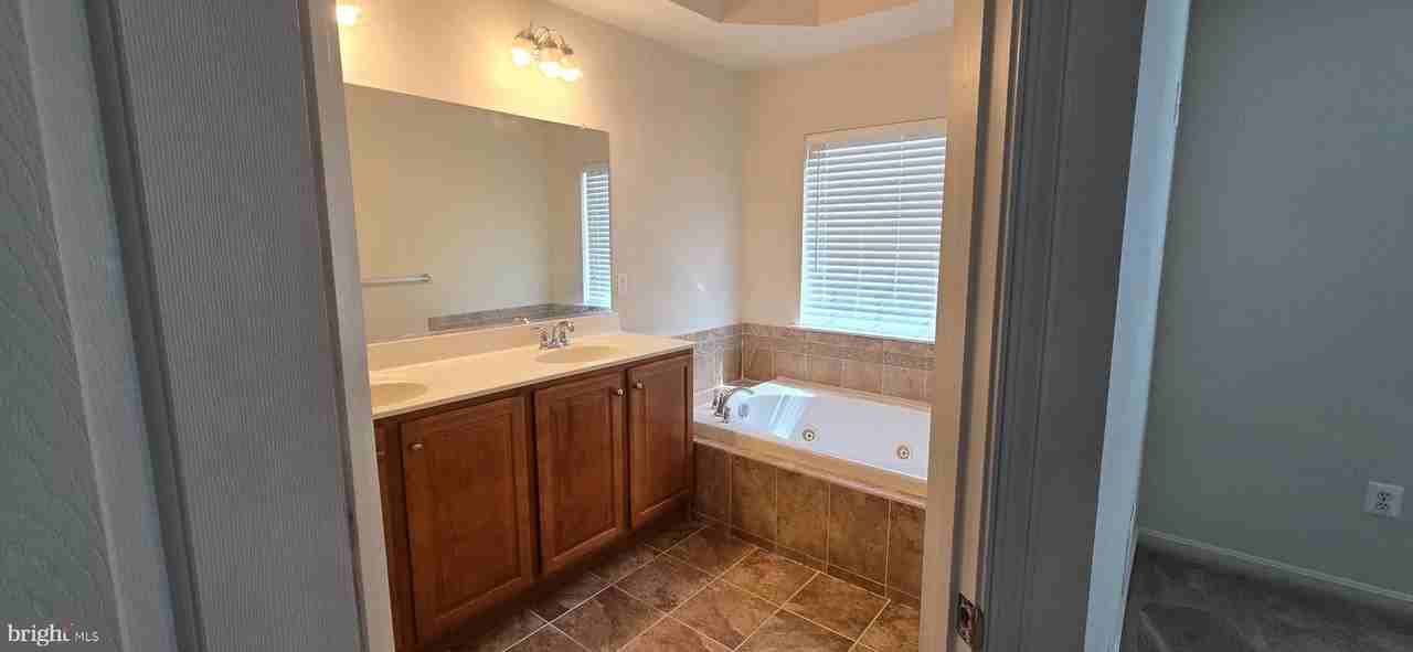 23121 Arora Hills Dr - Photo 4 of 24