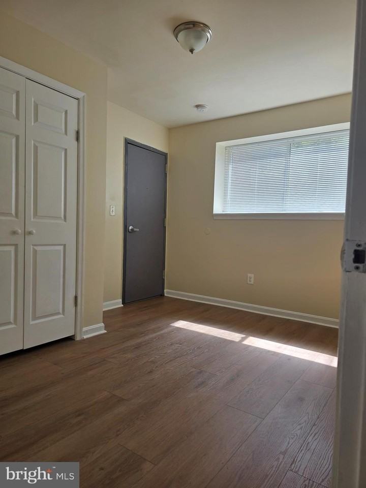 8314 Roanoke Ave - Photo 4 of 11