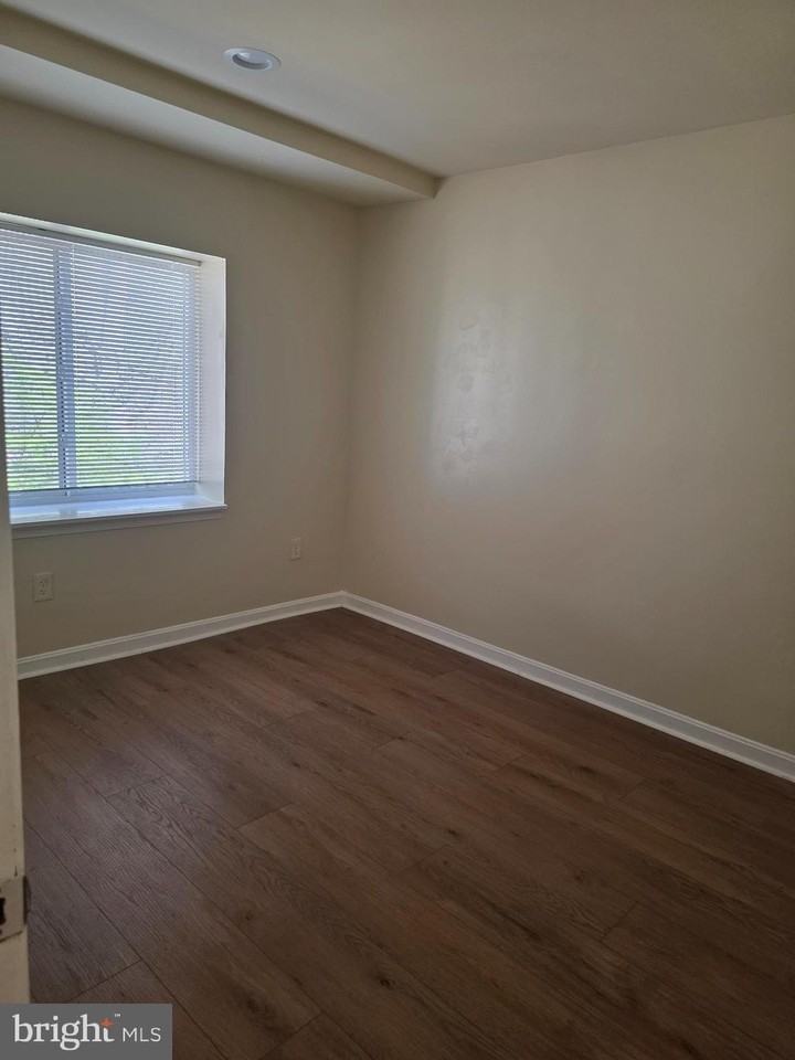 8314 Roanoke Ave - Photo 7 of 11