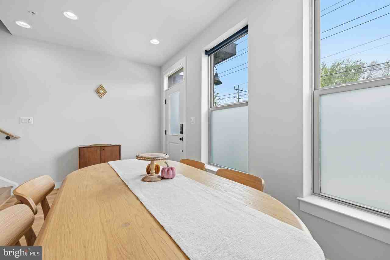 5104 Randolph Rd - Photo 3 of 33