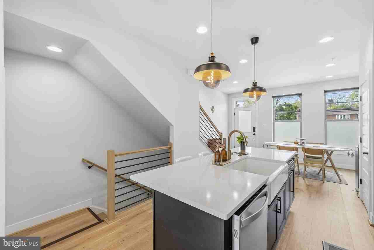 5104 Randolph Rd - Photo 7 of 33