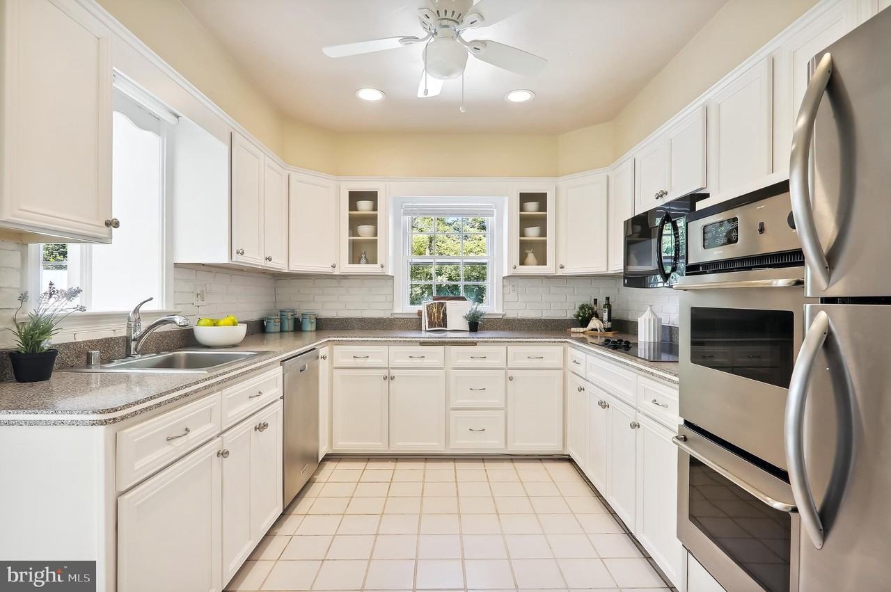 5508 Dorset Ave - Photo 7 of 32