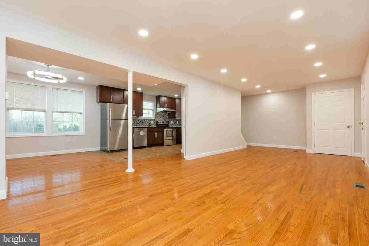 9004 Roundleaf Way - Photo 5 of 50