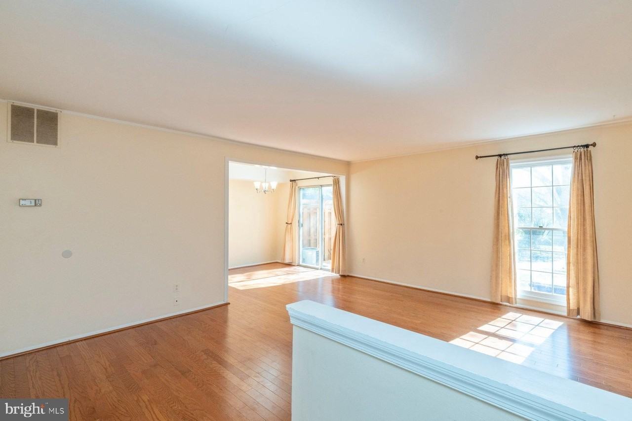 39 Triple Crown Ct - Photo 4 of 26