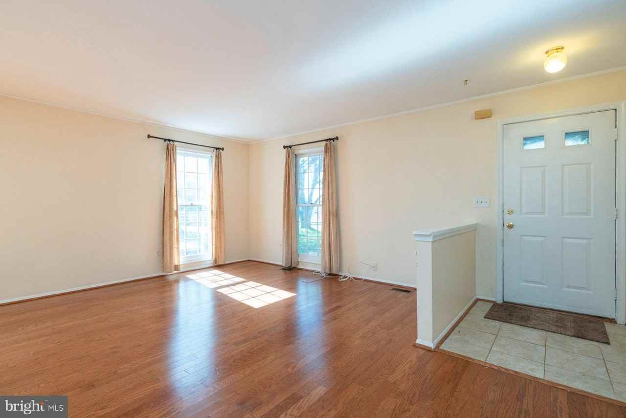 39 Triple Crown Ct - Photo 5 of 26