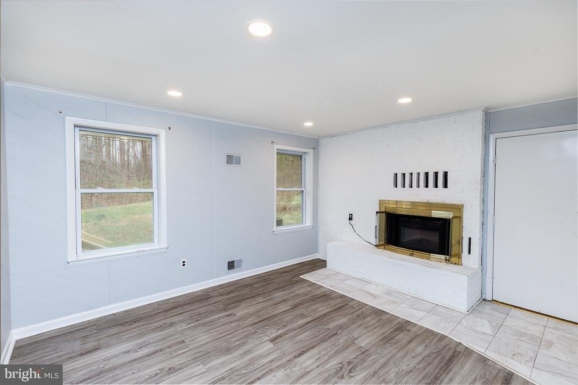 9409 Croom Acres Dr - Photo 5 of 12
