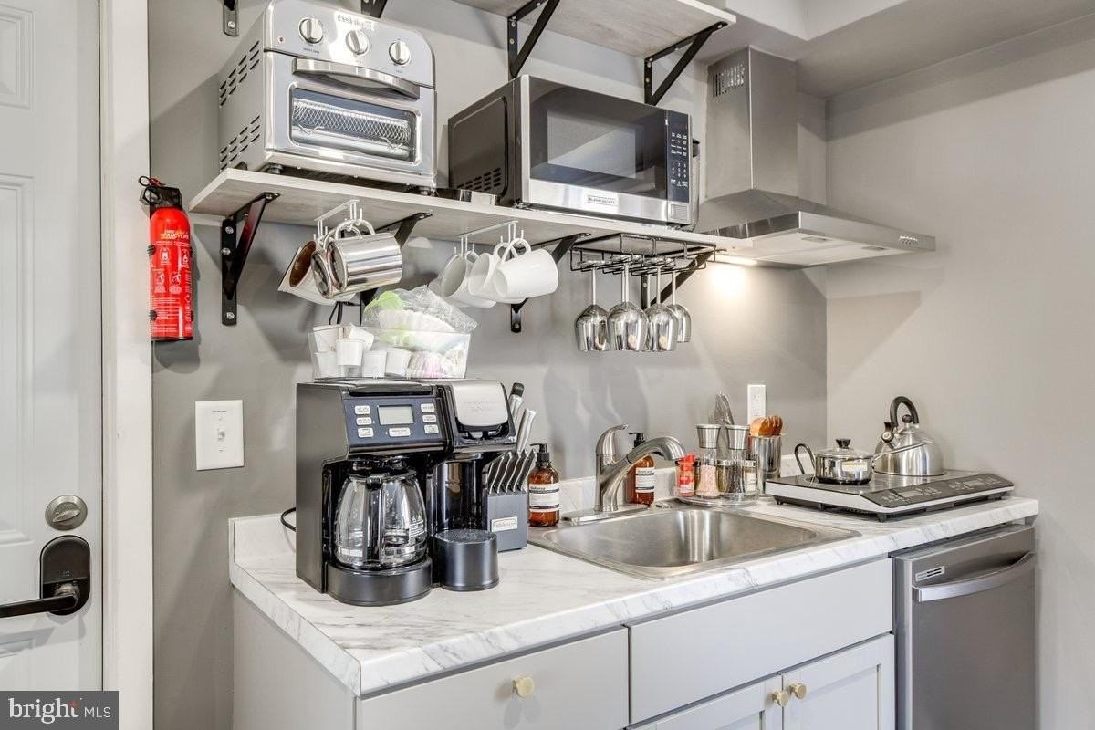 6604 Oak St - Photo 4 of 16