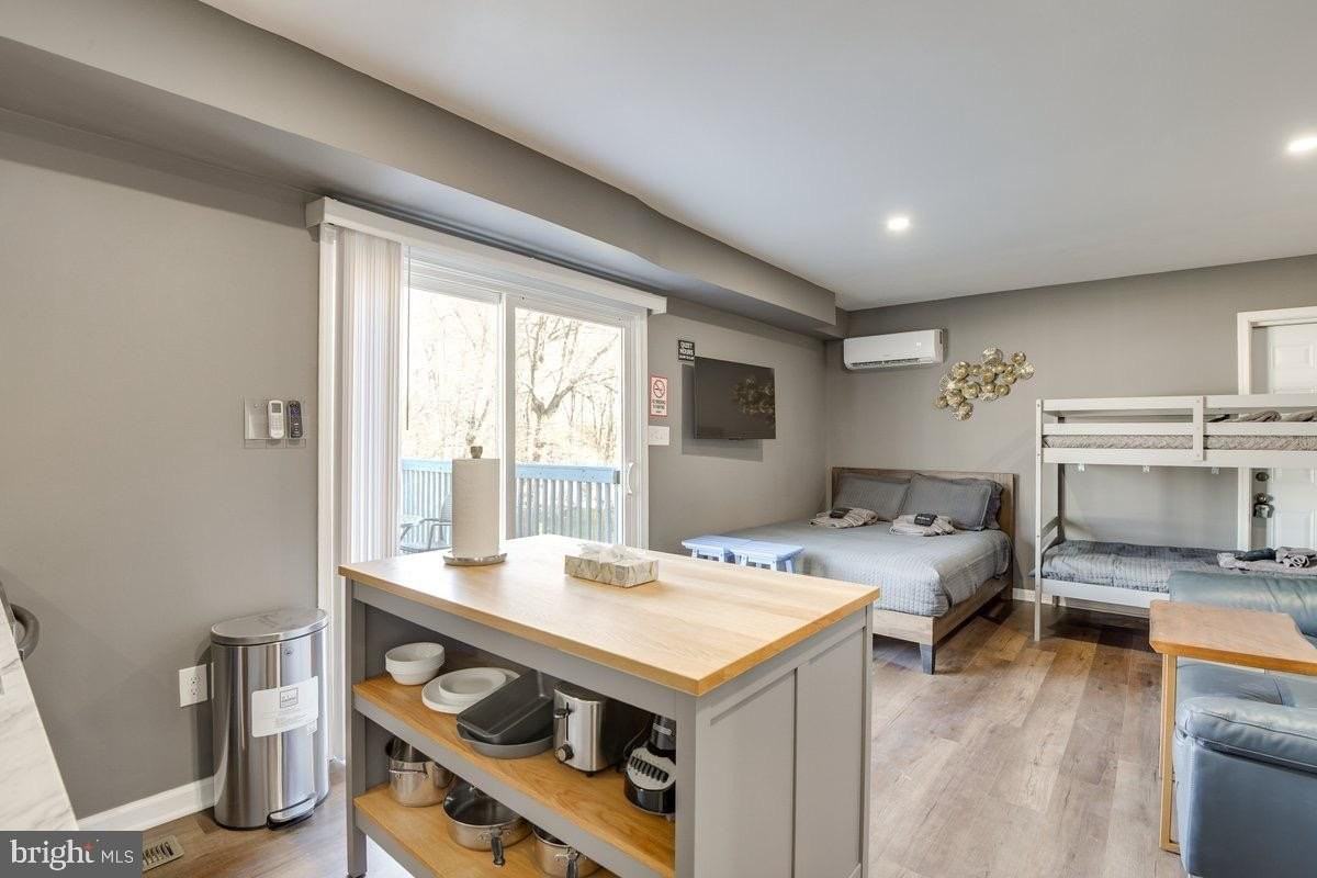 6604 Oak St - Photo 7 of 16