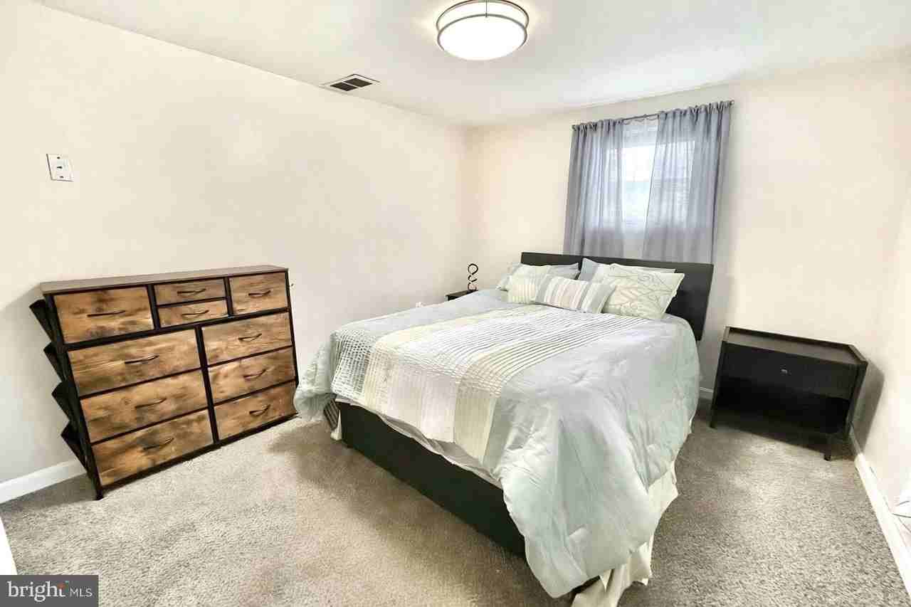 421 Nova Ave - Photo 3 of 15