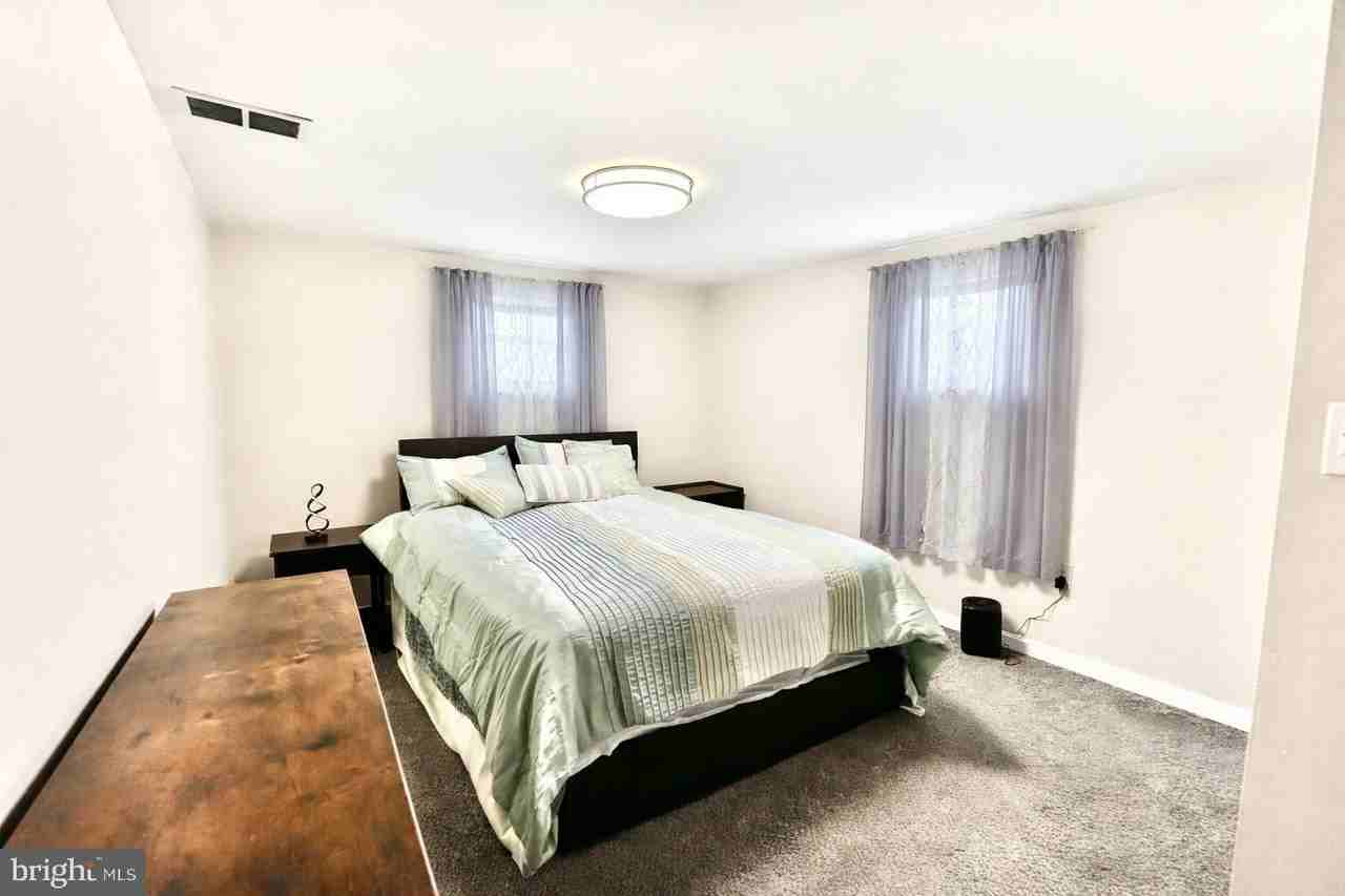 421 Nova Ave - Photo 4 of 15