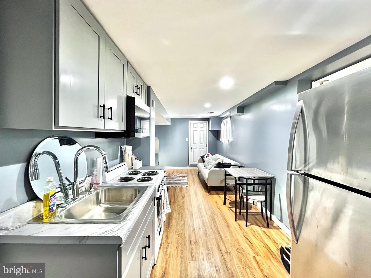 421 Nova Ave - Photo 6 of 15