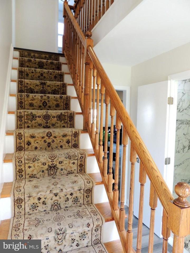 2811 Birdseye Ln - Photo 3 of 30