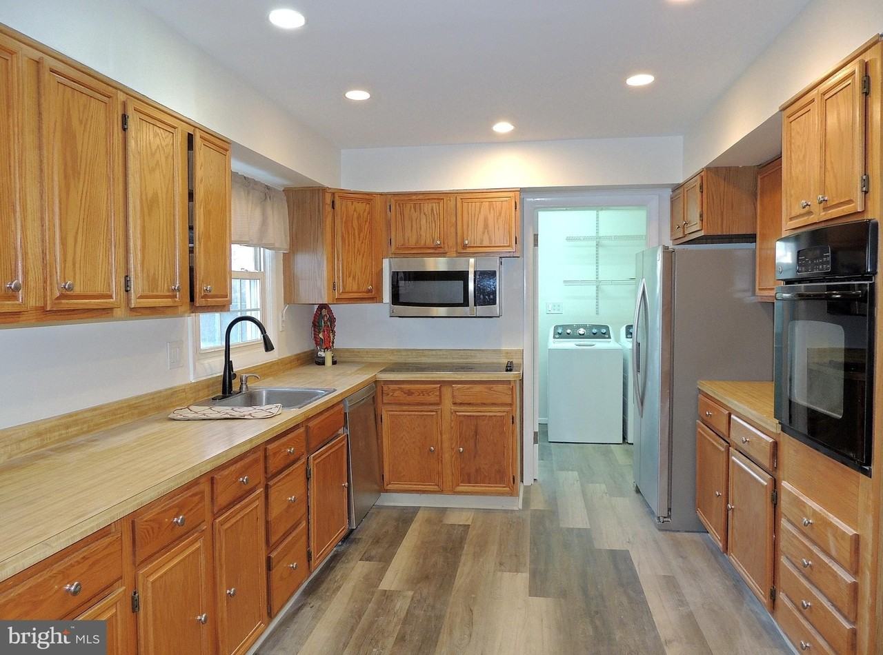 2811 Birdseye Ln - Photo 7 of 30