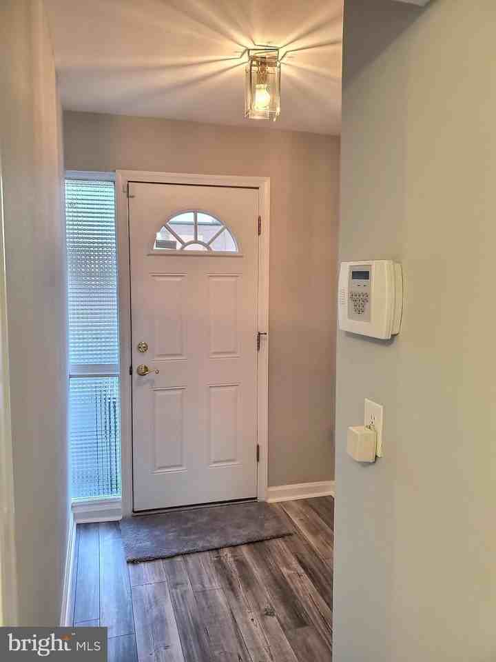 3004 Saint Clair Dr - Photo 2 of 21