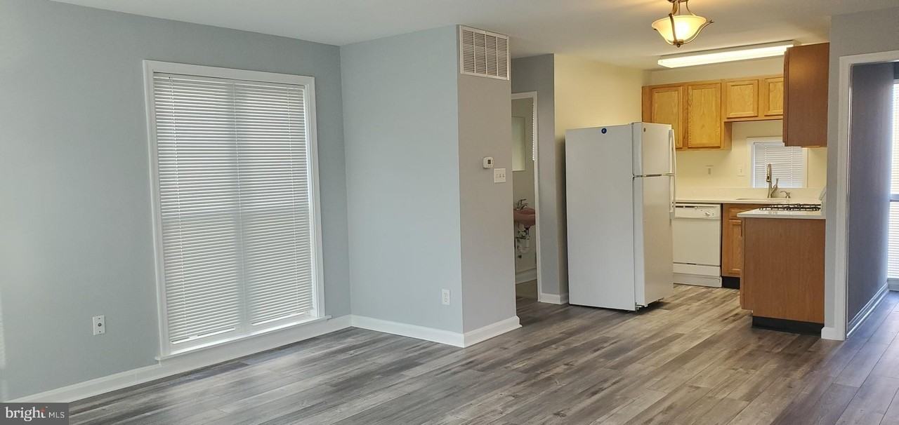 3004 Saint Clair Dr - Photo 3 of 21