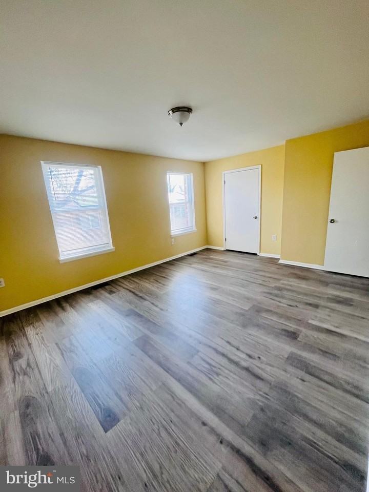 6039 Livingston Rd - Photo 2 of 12