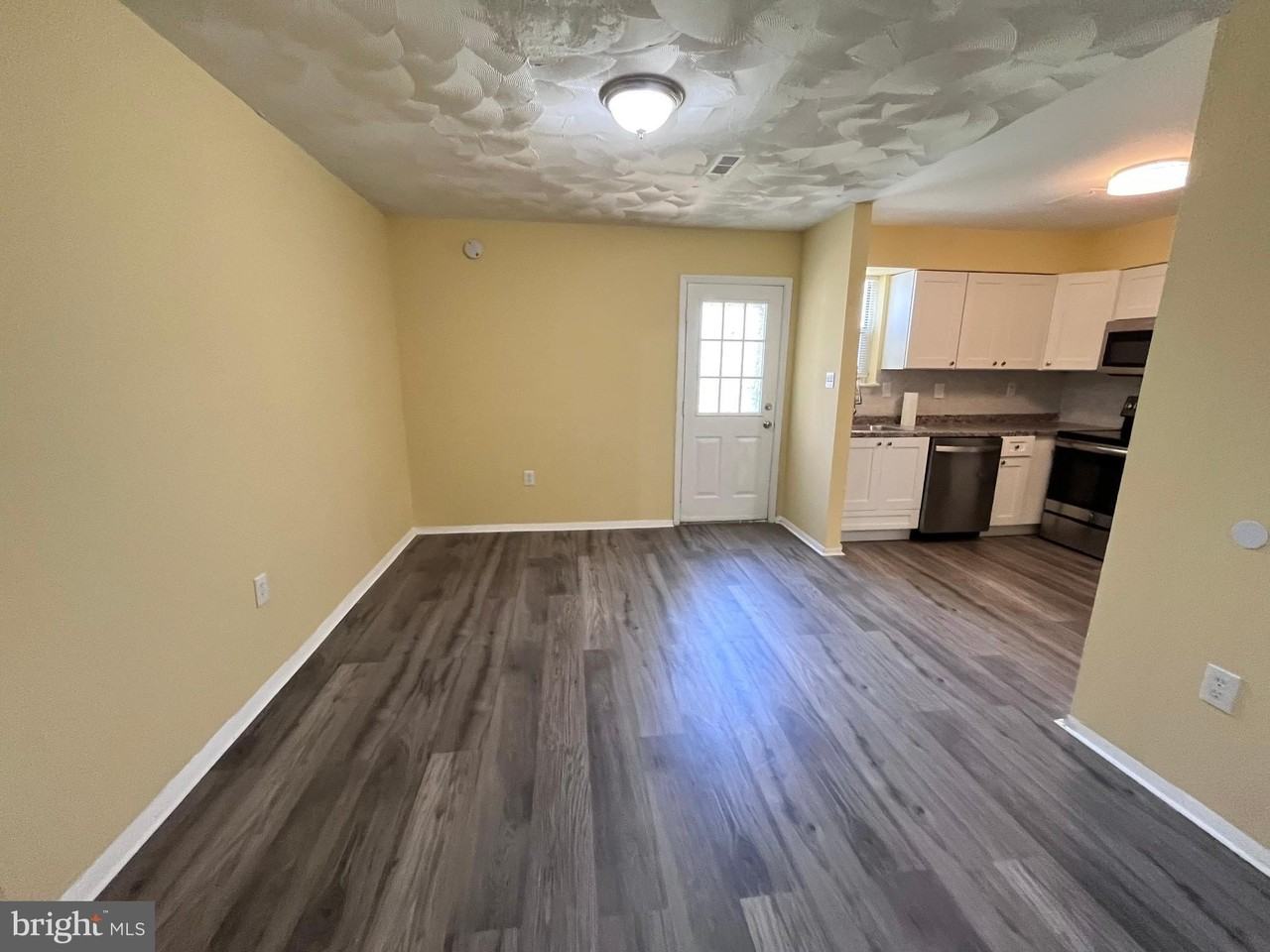 6039 Livingston Rd - Photo 4 of 12