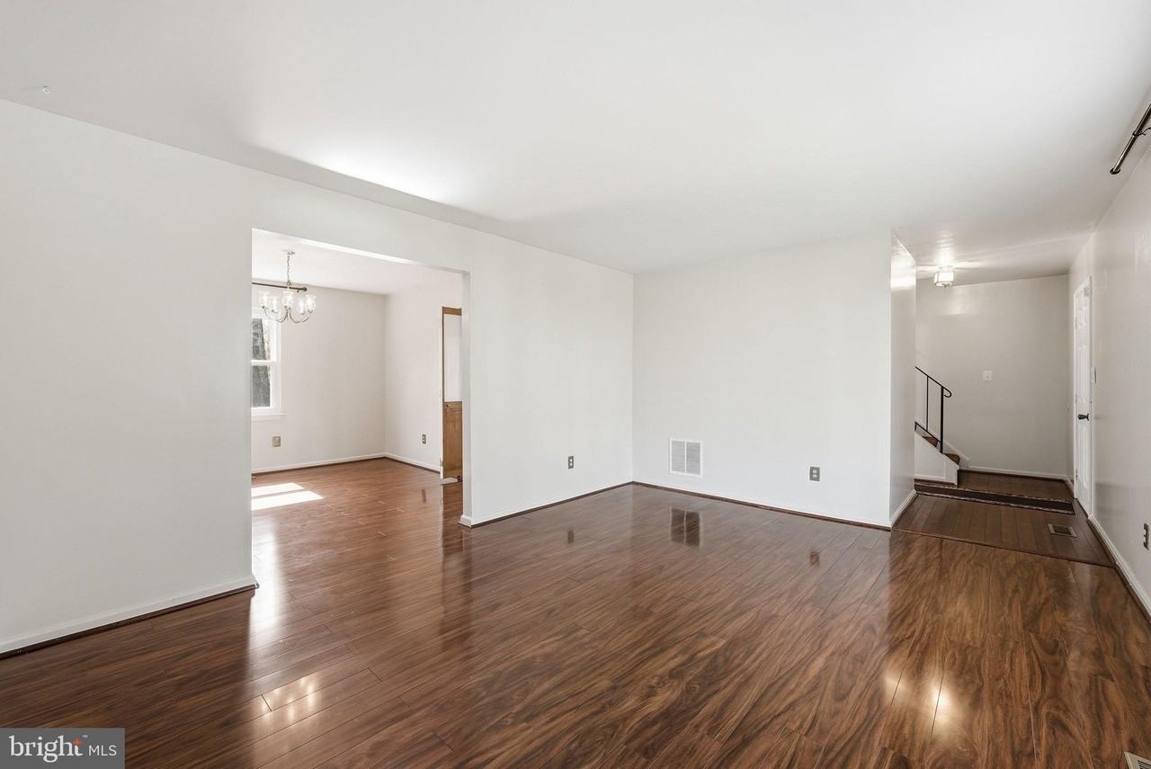 817 Falcon Dr - Photo 5 of 39