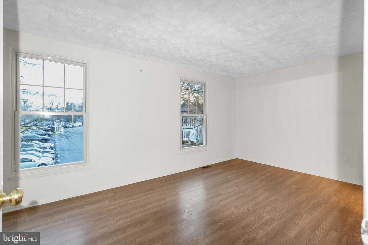 4327 Rockport Ln - Photo 3 of 20