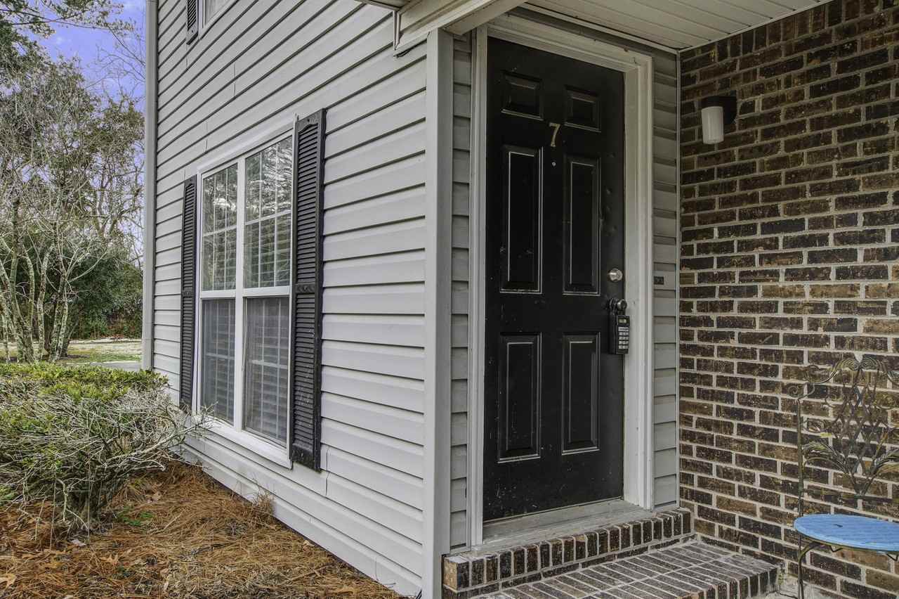 2494 Etiwan Ave #J7 - Photo 2 of 8