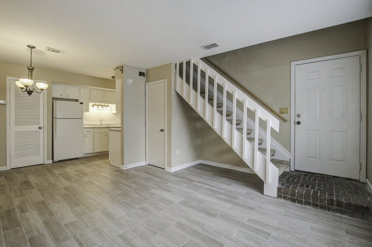 2494 Etiwan Ave #J7 - Photo 3 of 8