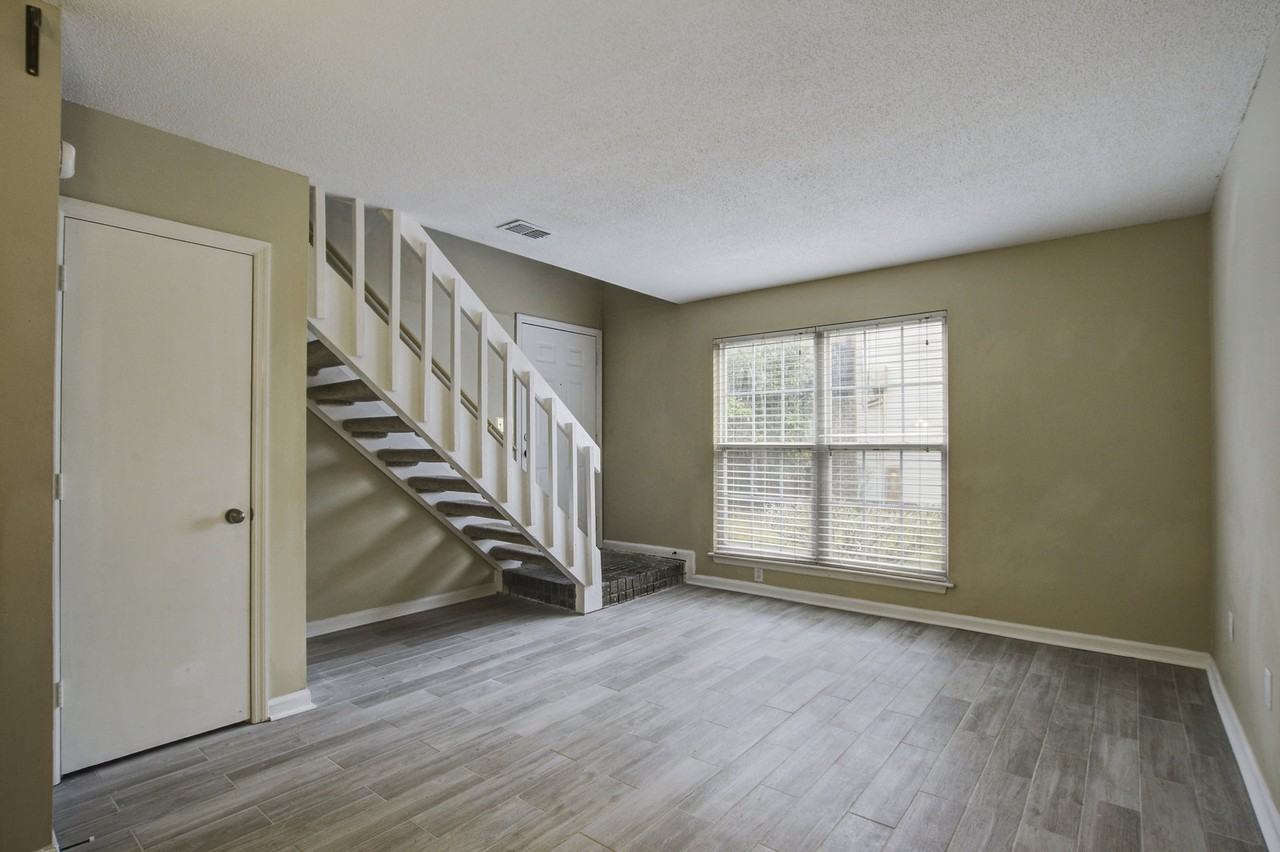 2494 Etiwan Ave #J7 - Photo 6 of 8