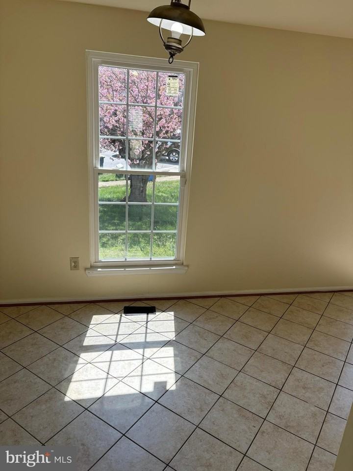 3021 South Grv - Photo 4 of 13