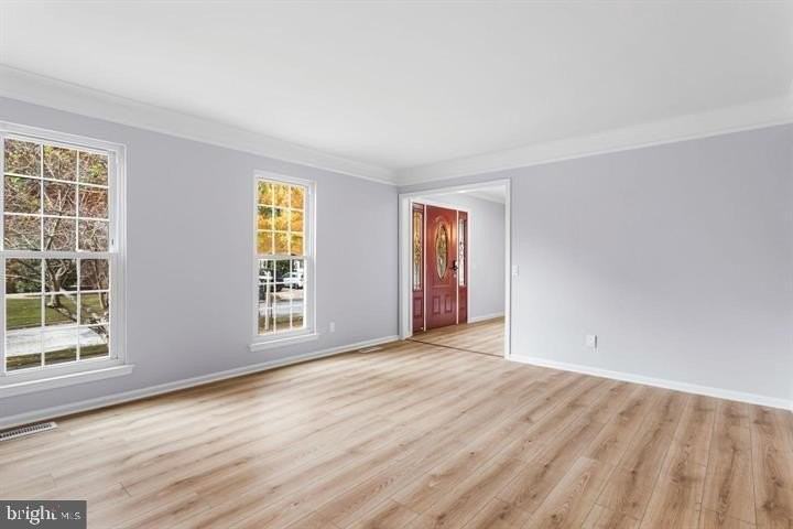 2807 Falling Brook Ter - Photo 3 of 48