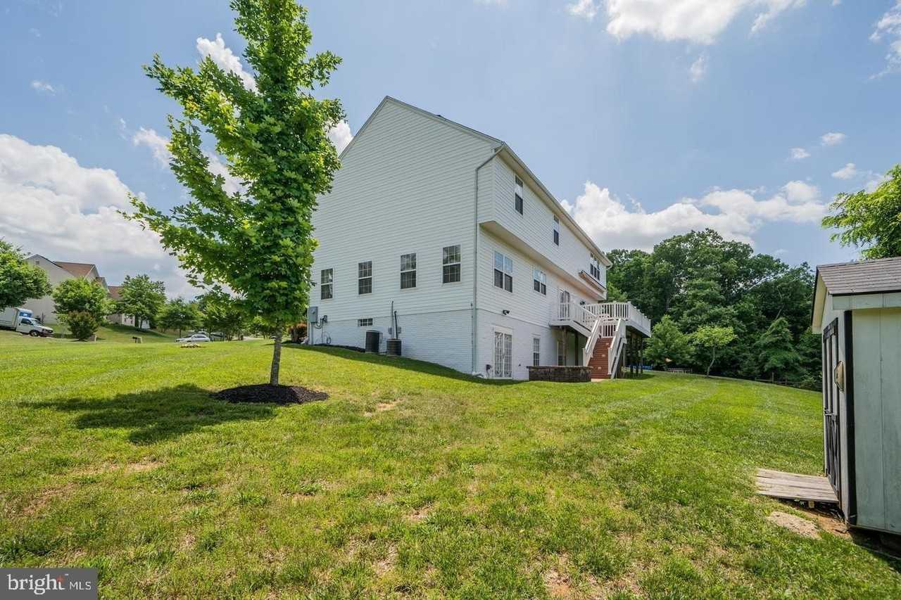 1401 Windjammer Ct - Photo 4 of 50